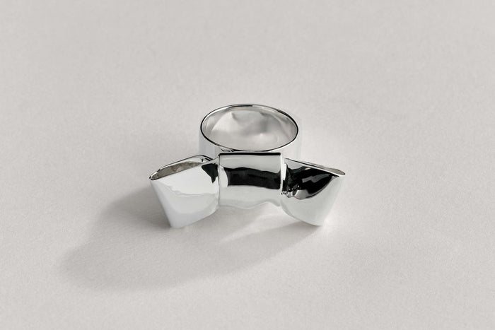 Cravat Ring