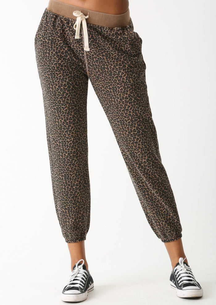 Vendimia Joggers in Leopard Print